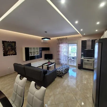 Center Luxury