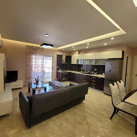 Center Luxury